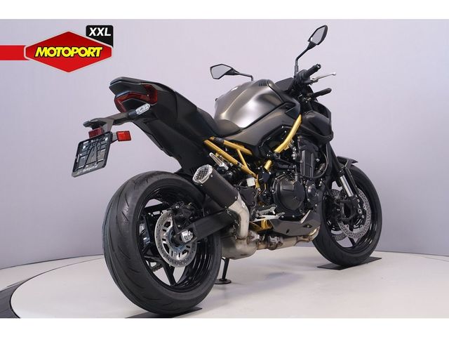 kawasaki - z900