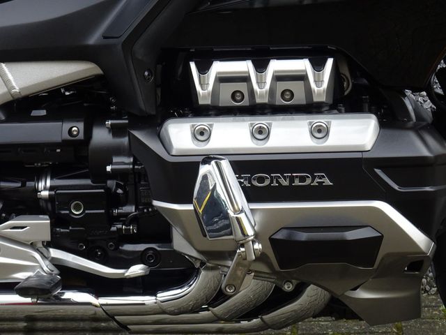 honda - gl-1800-goldwing