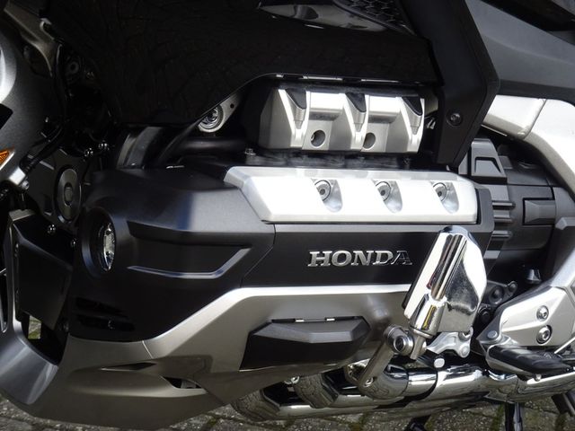 honda - gl-1800-goldwing