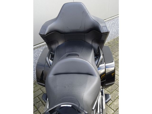 honda - gl-1800-goldwing