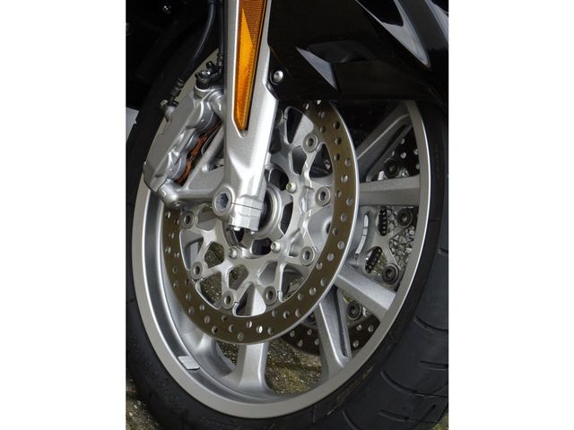 honda - gl-1800-goldwing