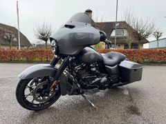 HARLEY-DAVIDSON STREET GLIDE SPECIAL FLHXS