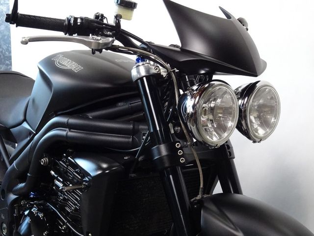 triumph - speed-triple-1050
