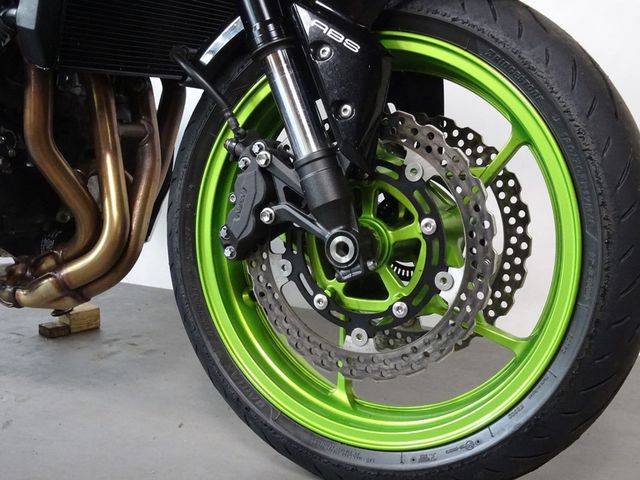 kawasaki - z900