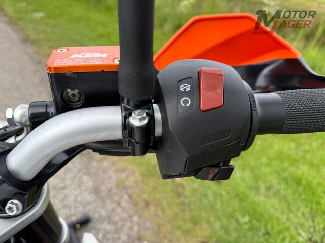 ktm - 390-duke-abs