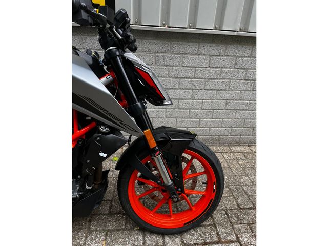 ktm - 390-duke-abs