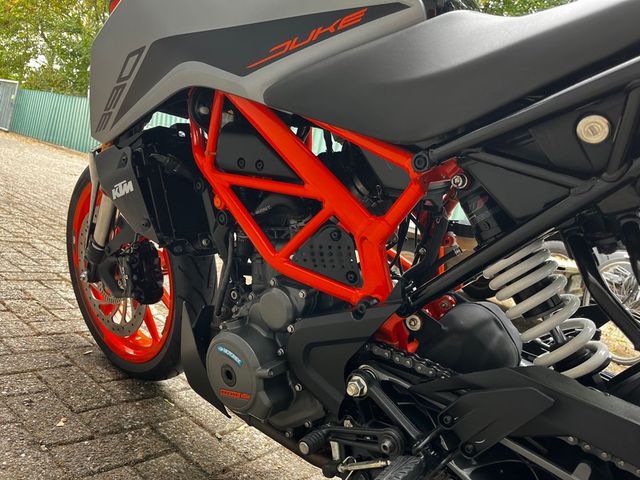 ktm - 390-duke-abs