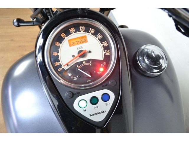 kawasaki - vn-900-custom