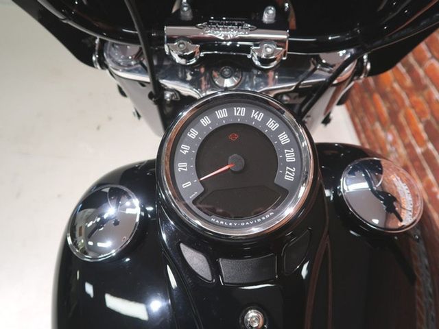 harley-davidson - heritage-softail-classic-114-flhcs