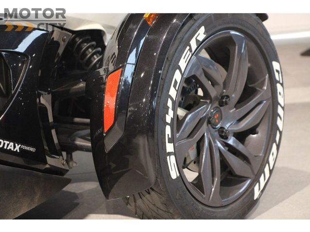 can-am - spyder-st