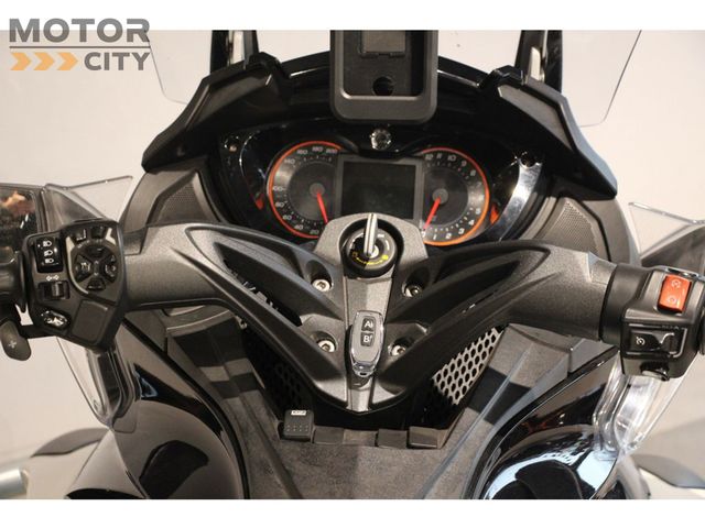 can-am - spyder-st