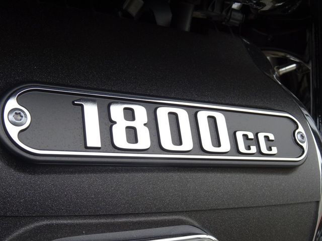 bmw - r-18-b