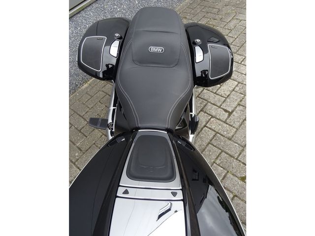 bmw - r-18-b