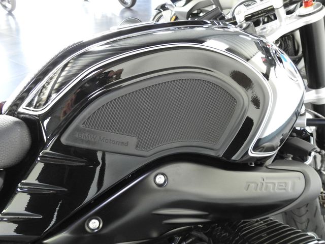 bmw - r-nine-t