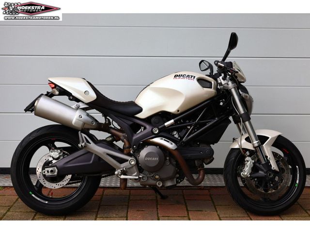 ducati - monster-696