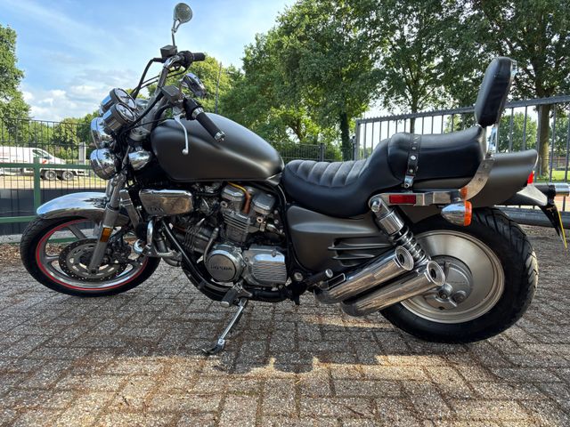 honda - vf-700-c-supermagna