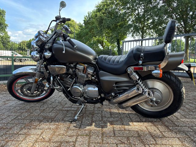 honda - vf-700-c-supermagna