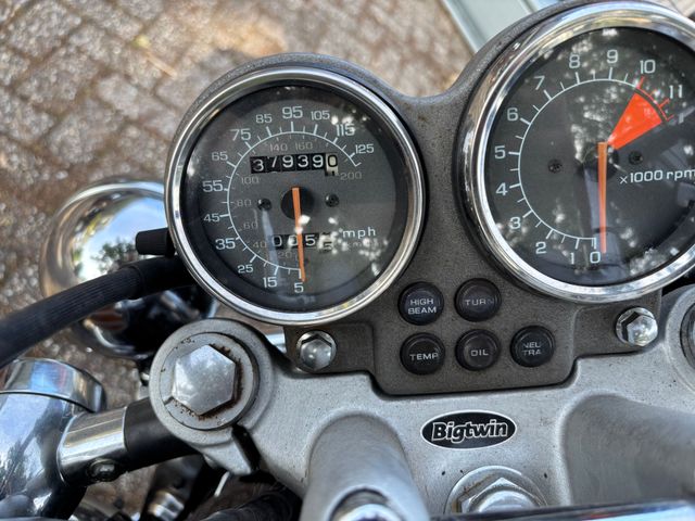 honda - vf-700-c-supermagna