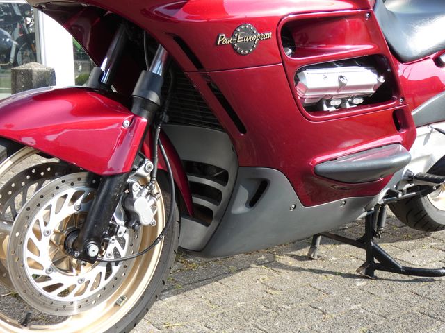 honda - st-1100-pan-european