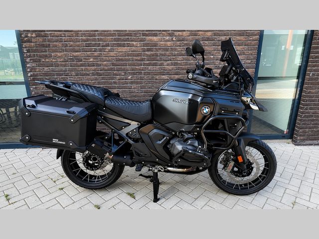 bmw - r-1300-gs-adventure-triple-black