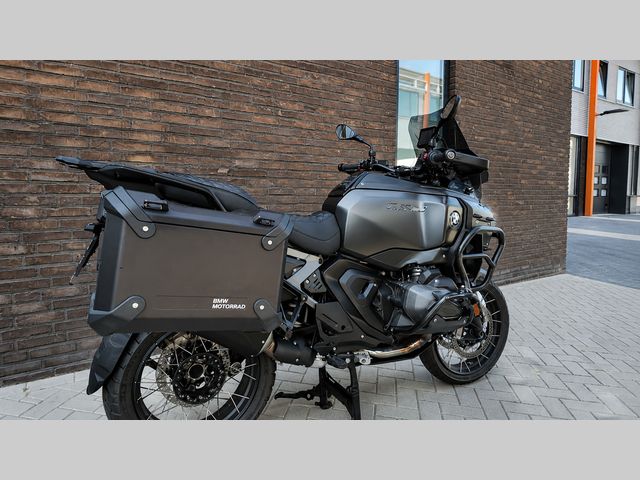 bmw - r-1300-gs-adventure-triple-black