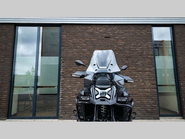 bmw - r-1300-gs-adventure-triple-black