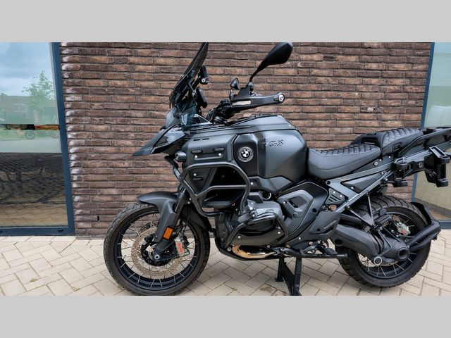 bmw - r-1300-gs-adventure-triple-black