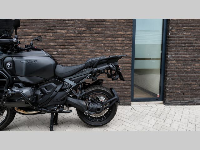 bmw - r-1300-gs-adventure-triple-black