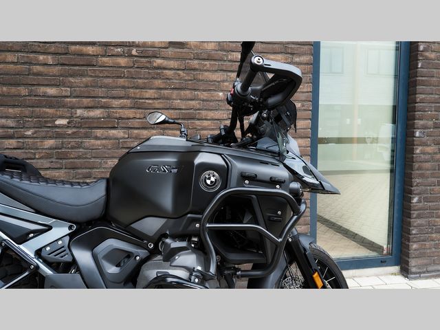 bmw - r-1300-gs-adventure-triple-black