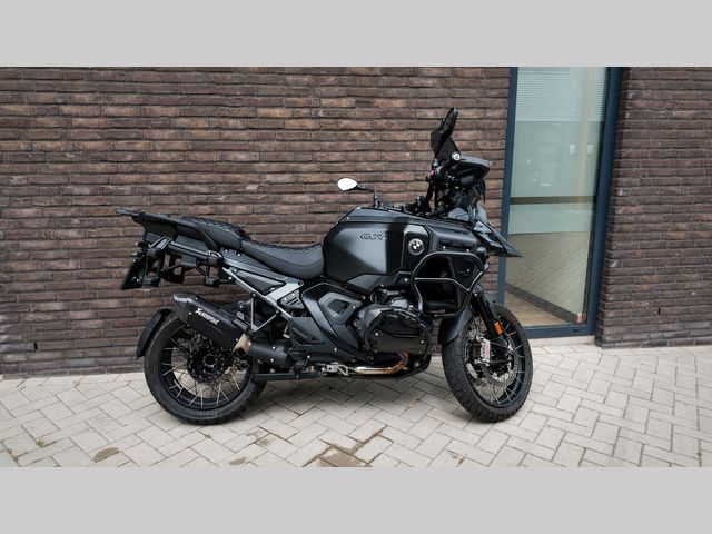 bmw - r-1300-gs-adventure-triple-black