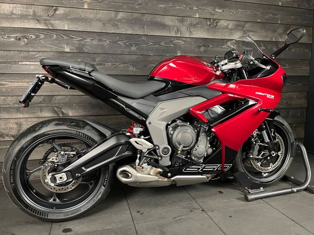 triumph - daytona-660