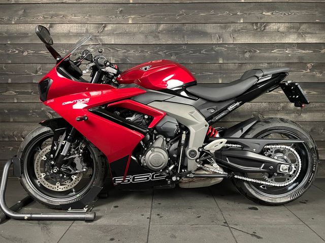 triumph - daytona-660