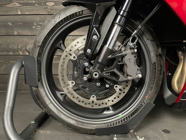 triumph - daytona-660