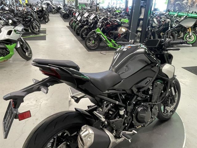kawasaki - z900
