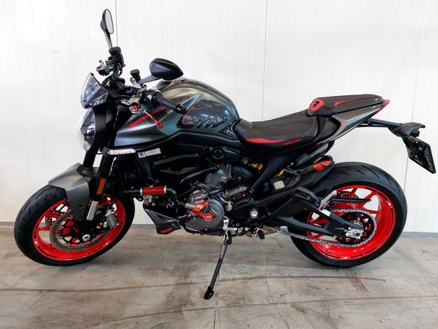 ducati - monster--