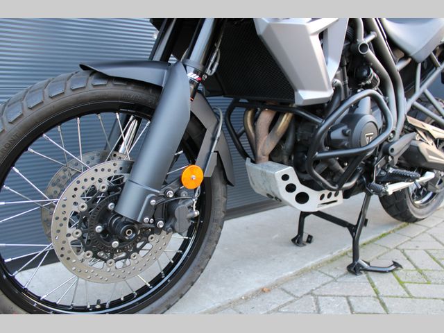 triumph - tiger-800-xcx