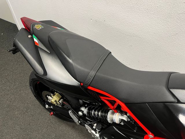 aprilia - dorsoduro-900