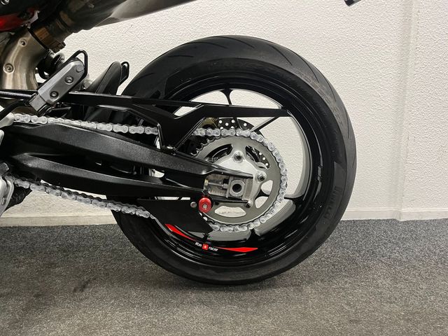 aprilia - dorsoduro-900