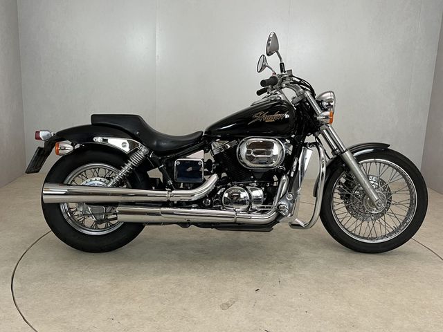 honda - vt-750--dc-black-widow