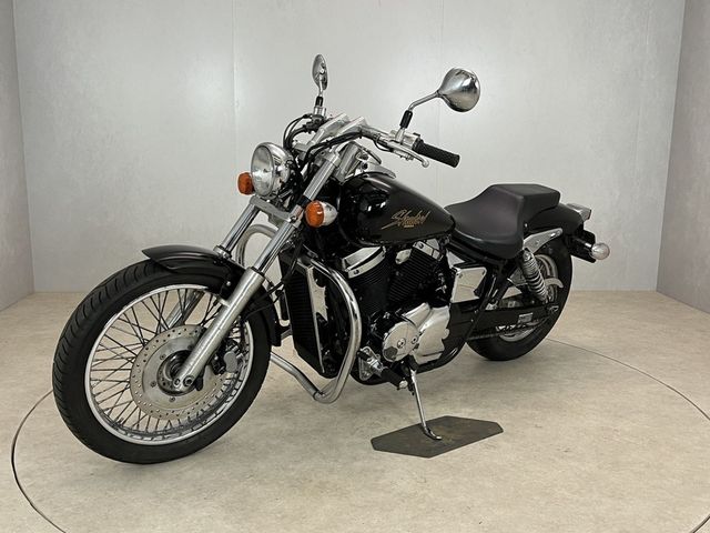 honda - vt-750--dc-black-widow