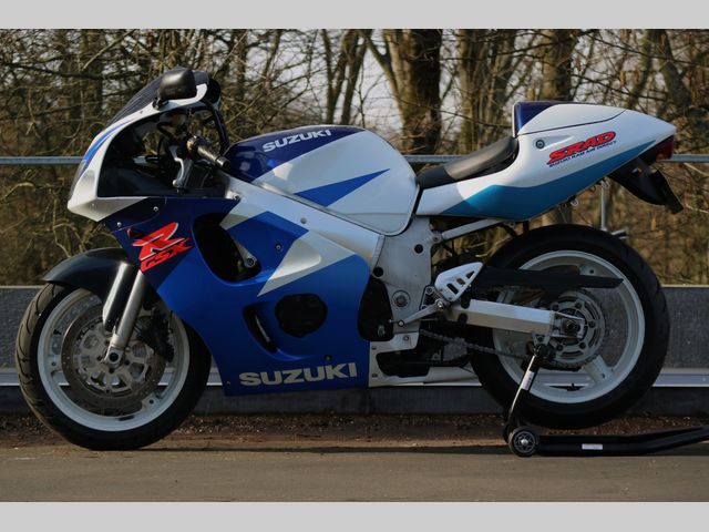 suzuki - gsx-r-600-srad