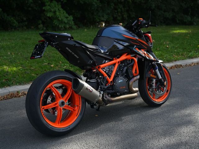 ktm - 1290-super-duke-r-evo