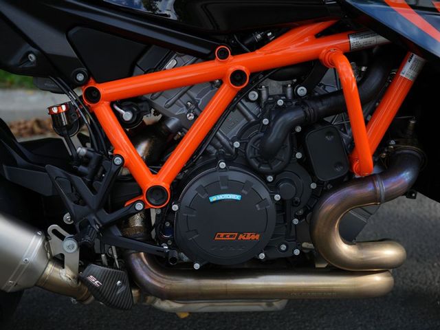 ktm - 1290-super-duke-r-evo