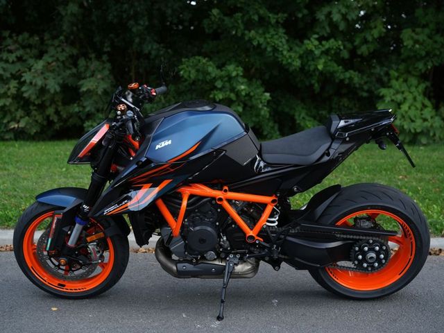 ktm - 1290-super-duke-r-evo