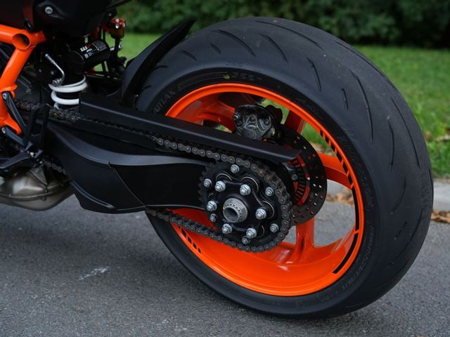 ktm - 1290-super-duke-r-evo