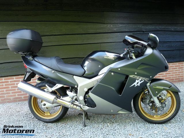 honda - cbr-1100--xx-super-blackbird