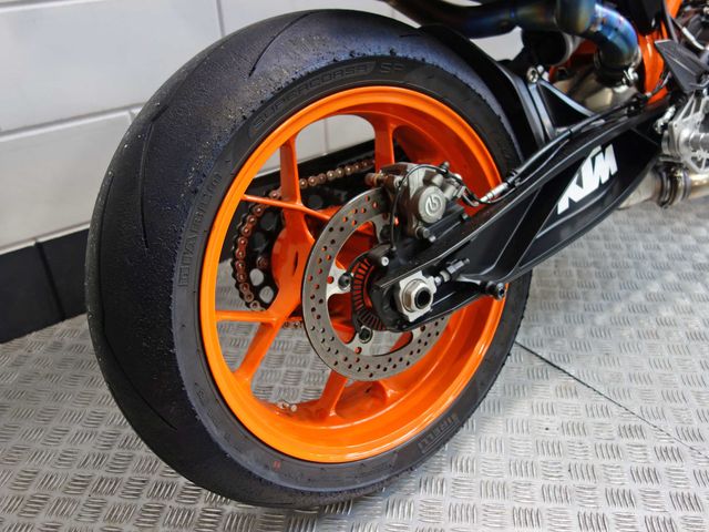 ktm - 890-duke-r