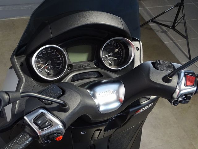 piaggio - mp3-300-abs-sport