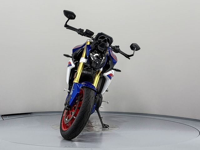 bmw - f-900-r
