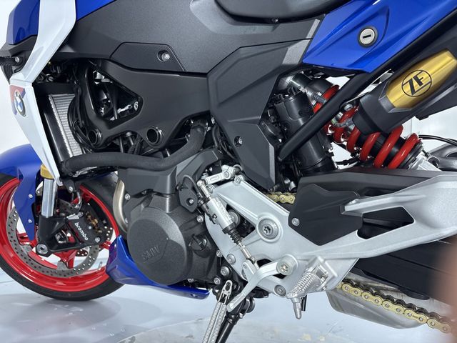 bmw - f-900-r